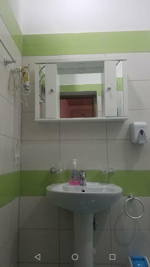 Nako Guest House Bar&Restaurants Permet Phòng bức ảnh